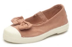 Natural World Palomar Outlet